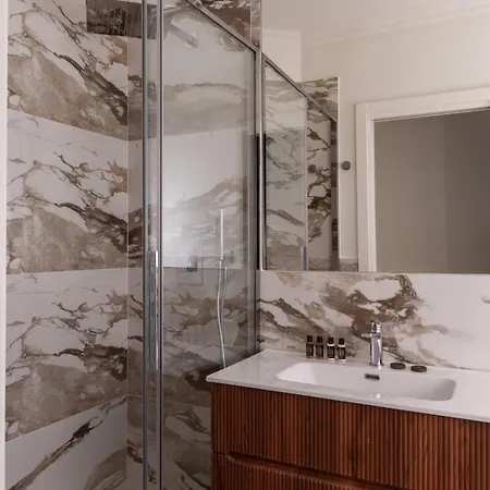 Konukevi Cavalieri Palace 4*