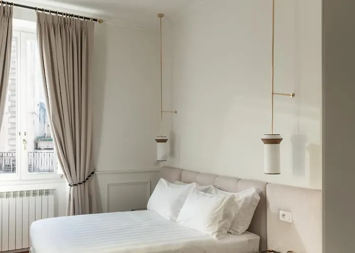 ゲストハウス Cavalieri Palace ローマ