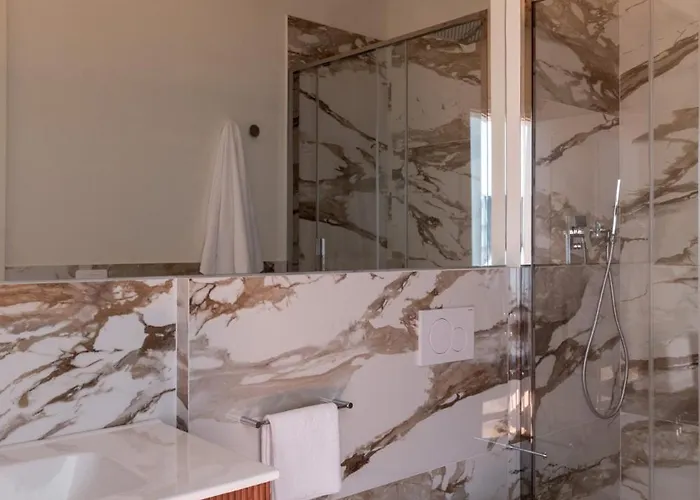 ゲストハウス Cavalieri Palace